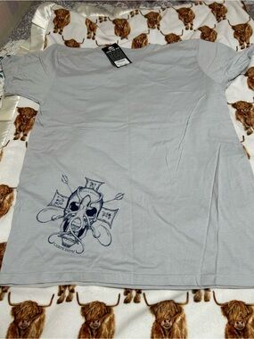 Men's Light Gray Short Sleeve Tee with Navy Skull Crest